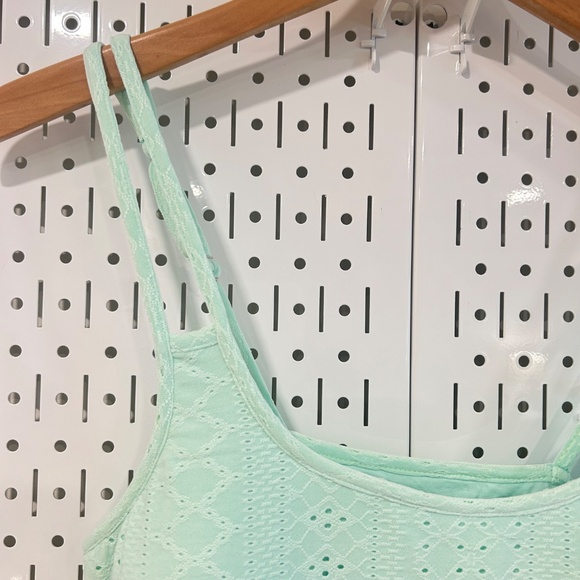 V FOR CITY Women's Eyelet Double Spaghetti Strap Adjustable Shelf Cami - Mint Gr - Picture 3 of 10